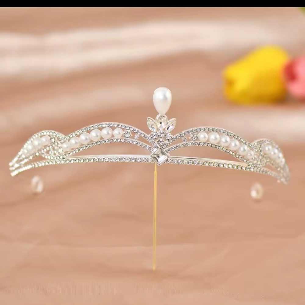 Sparkling Pearl and Crystal Hair Tiara Gold